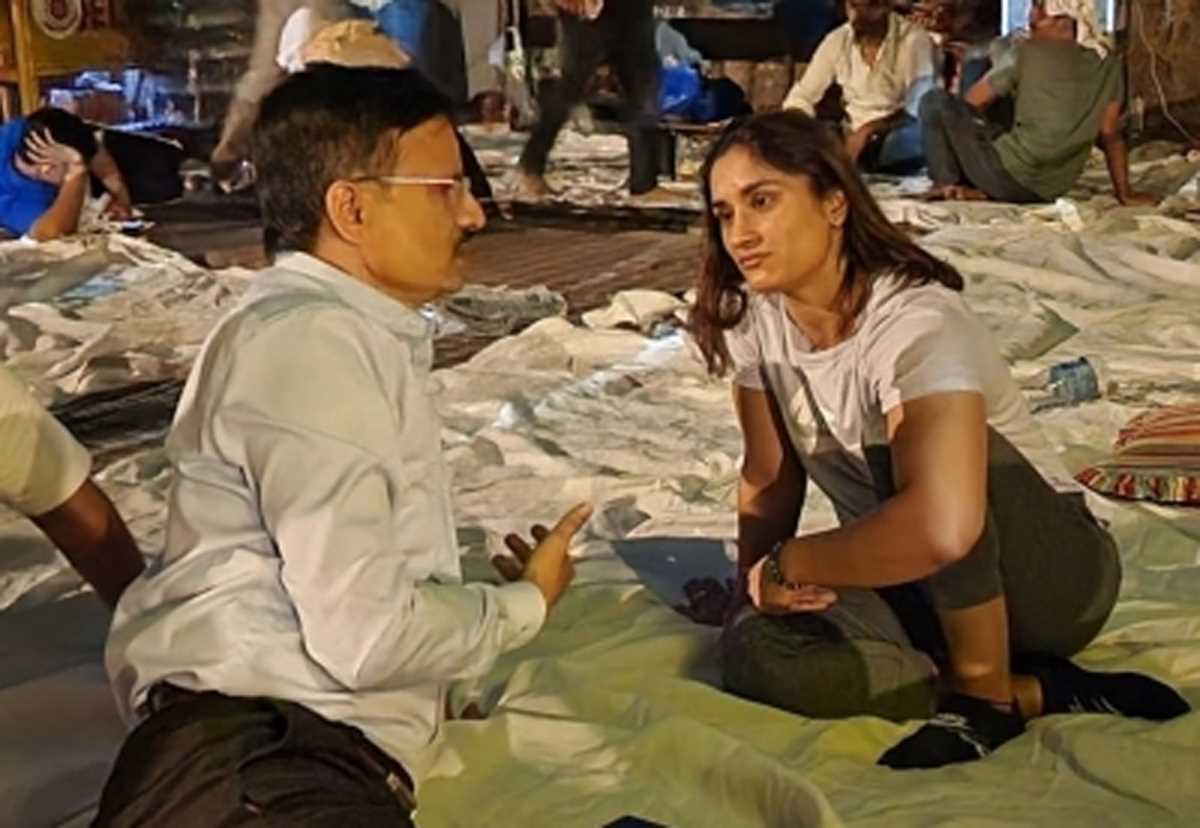 जंतर मंतर पर धरने दे रहे खिलाड़ियों के समर्थन में उतरी आम आदमी पार्टी